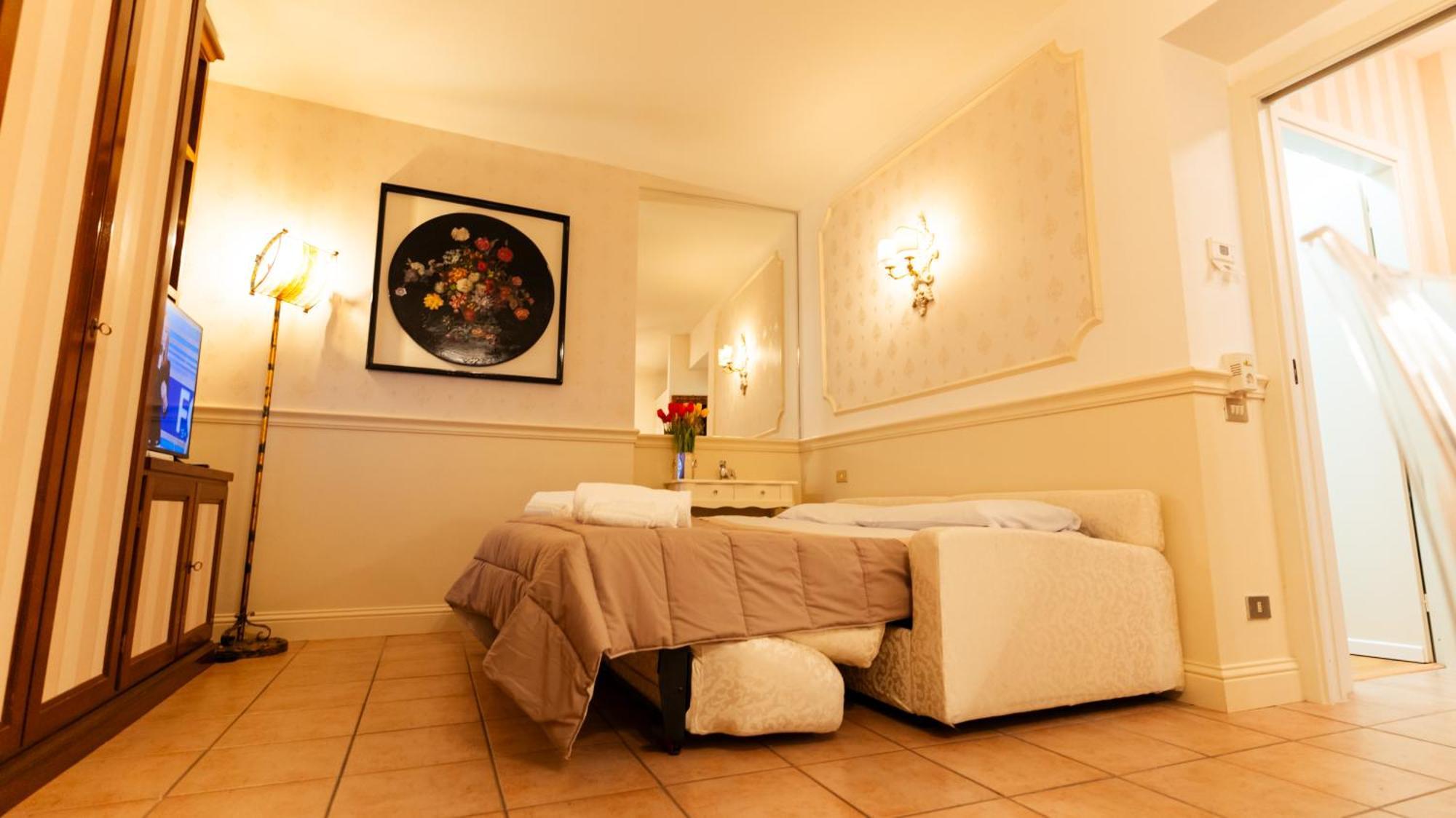 New Cozy Apartment - City Centre Lecco Kültér fotó