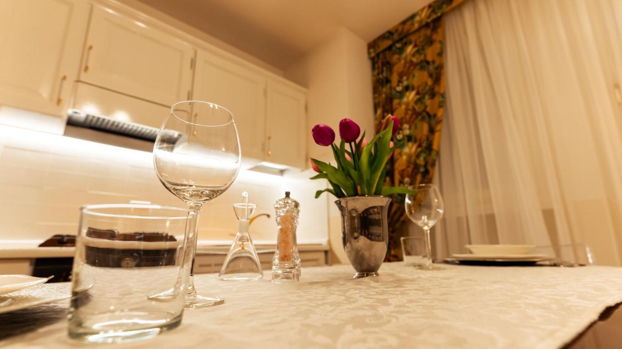 New Cozy Apartment - City Centre Lecco Kültér fotó
