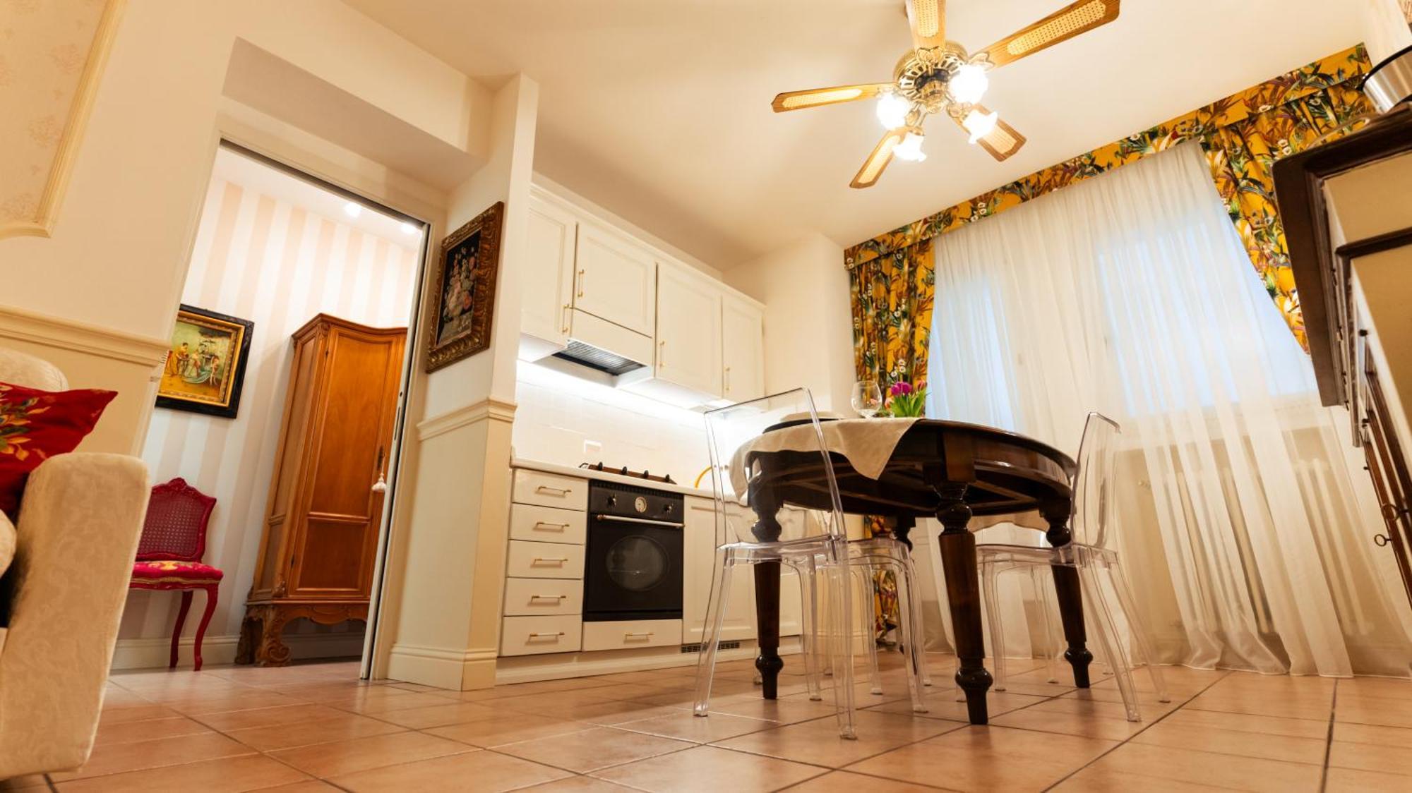 New Cozy Apartment - City Centre Lecco Kültér fotó