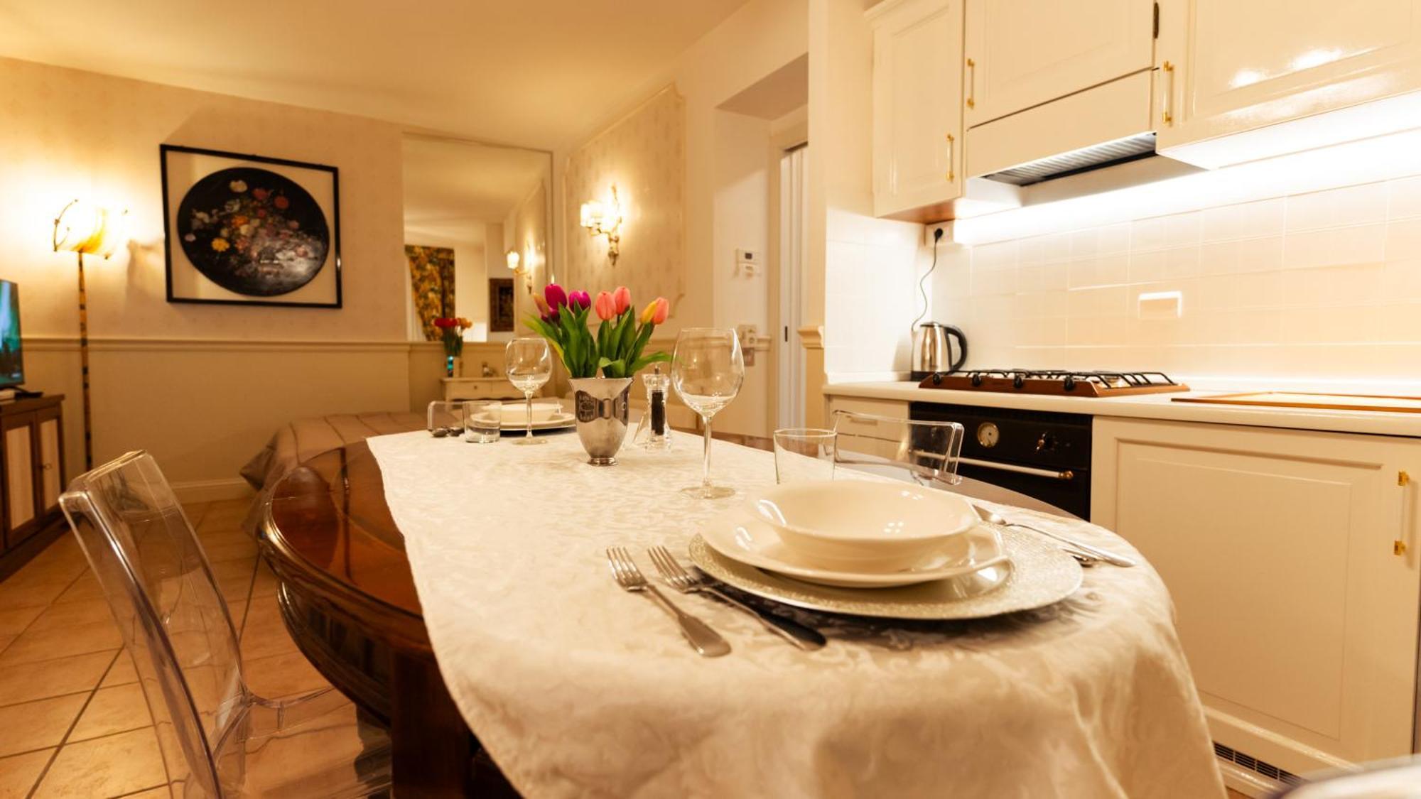 New Cozy Apartment - City Centre Lecco Kültér fotó