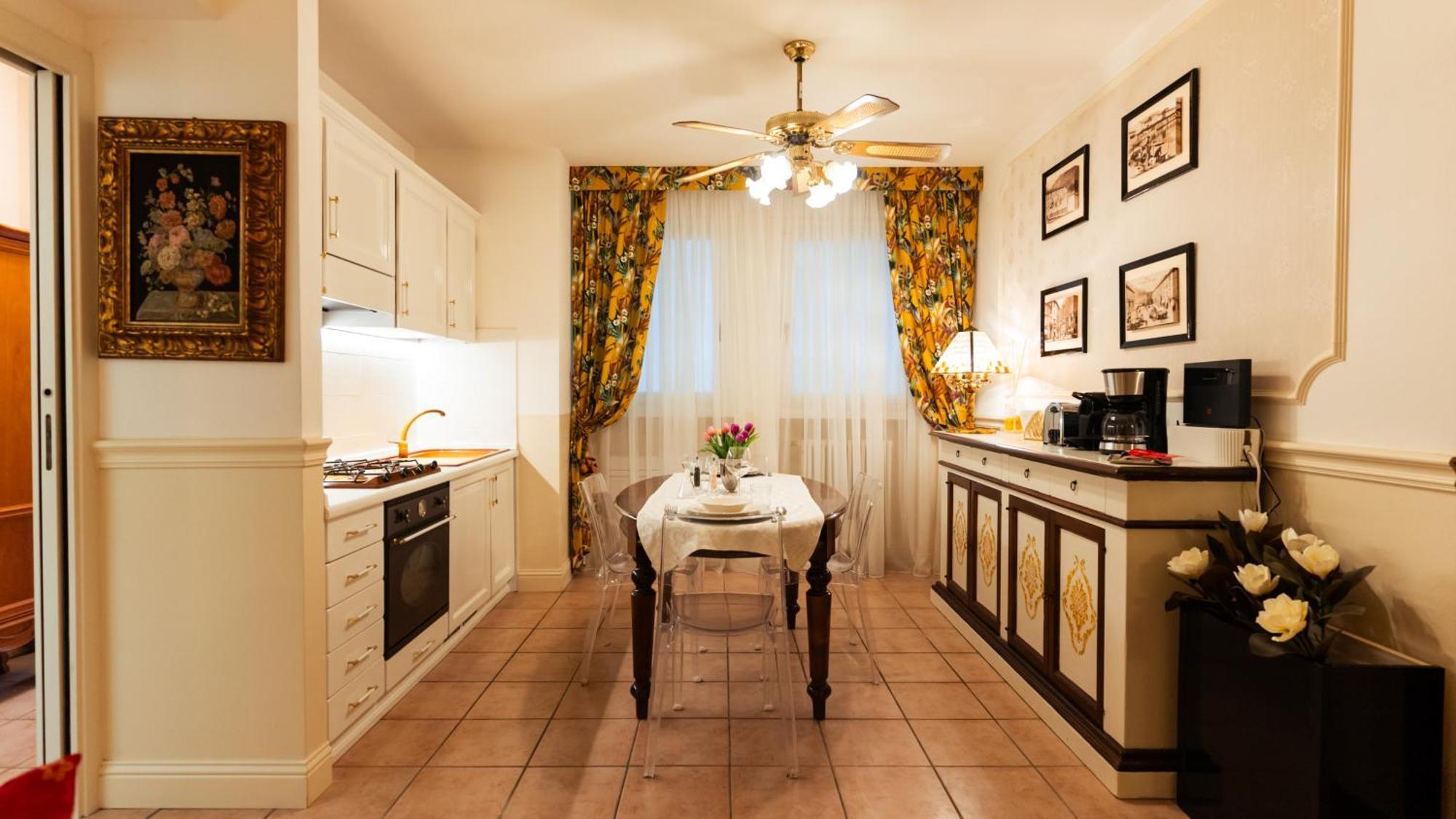 New Cozy Apartment - City Centre Lecco Kültér fotó