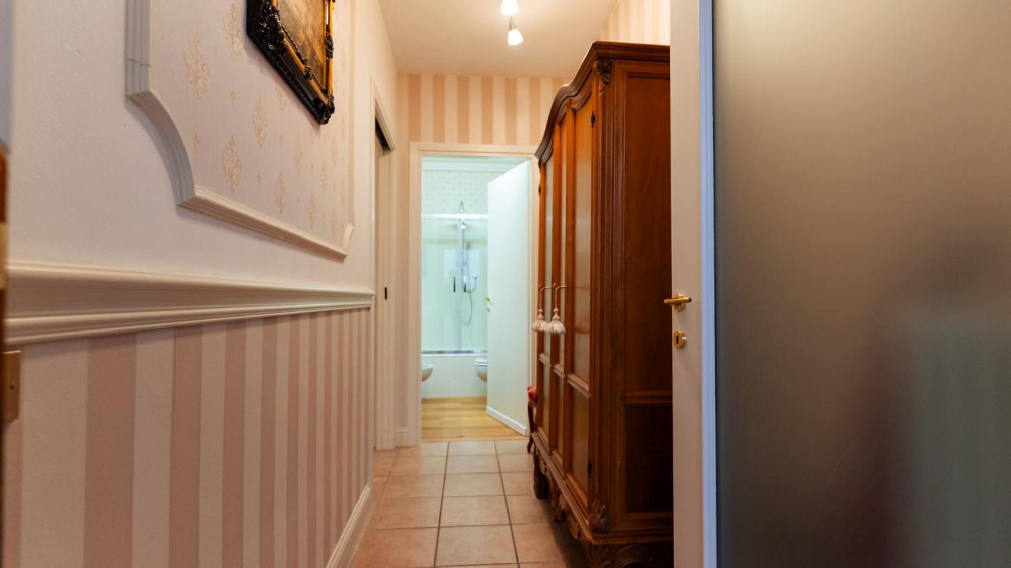 New Cozy Apartment - City Centre Lecco Kültér fotó