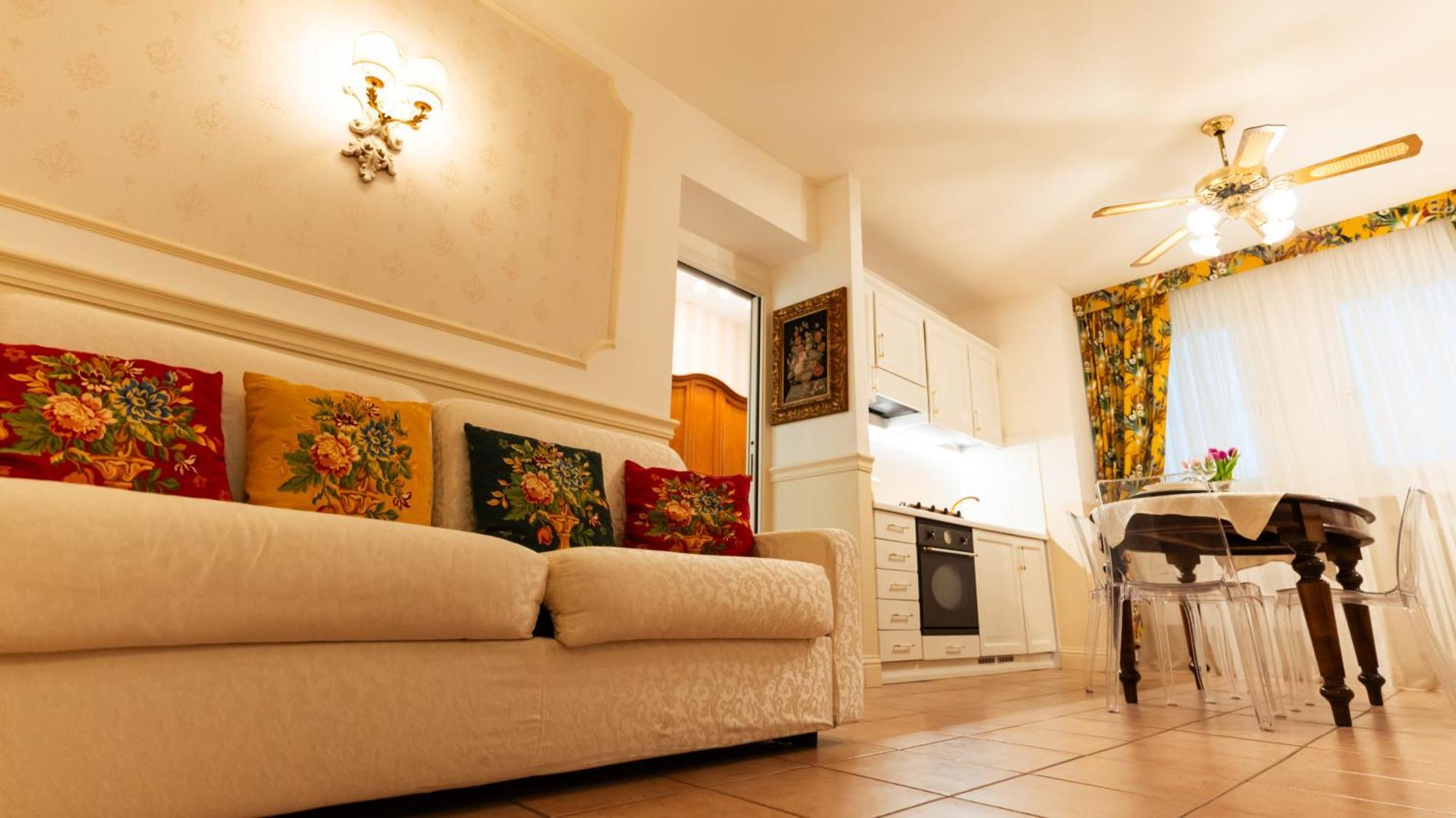 New Cozy Apartment - City Centre Lecco Kültér fotó