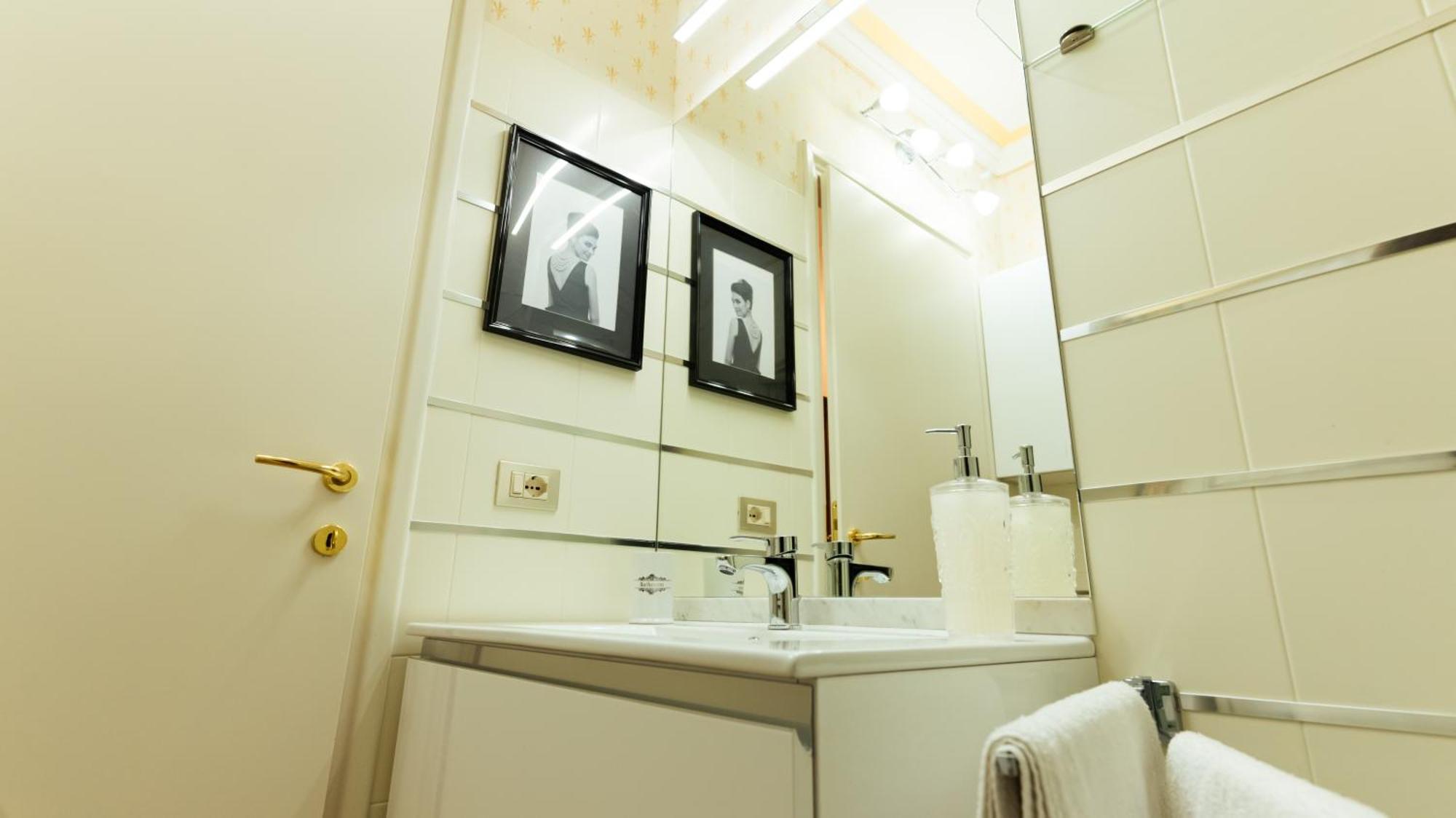 New Cozy Apartment - City Centre Lecco Kültér fotó